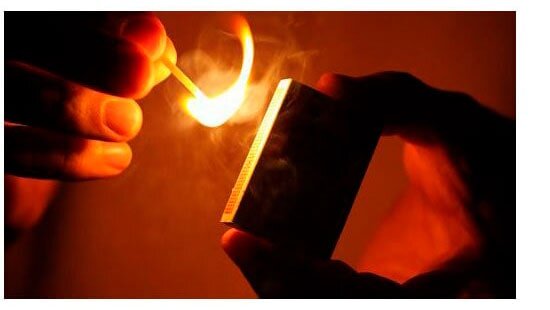 Поджигание спички (источник изображения tt-snab.ru)