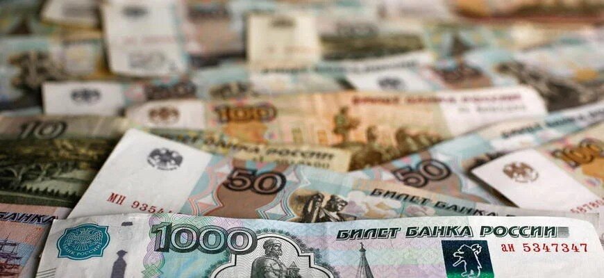 В России возобновят печать 10-рублёвых купюр © Kacper Pempe / Reuters