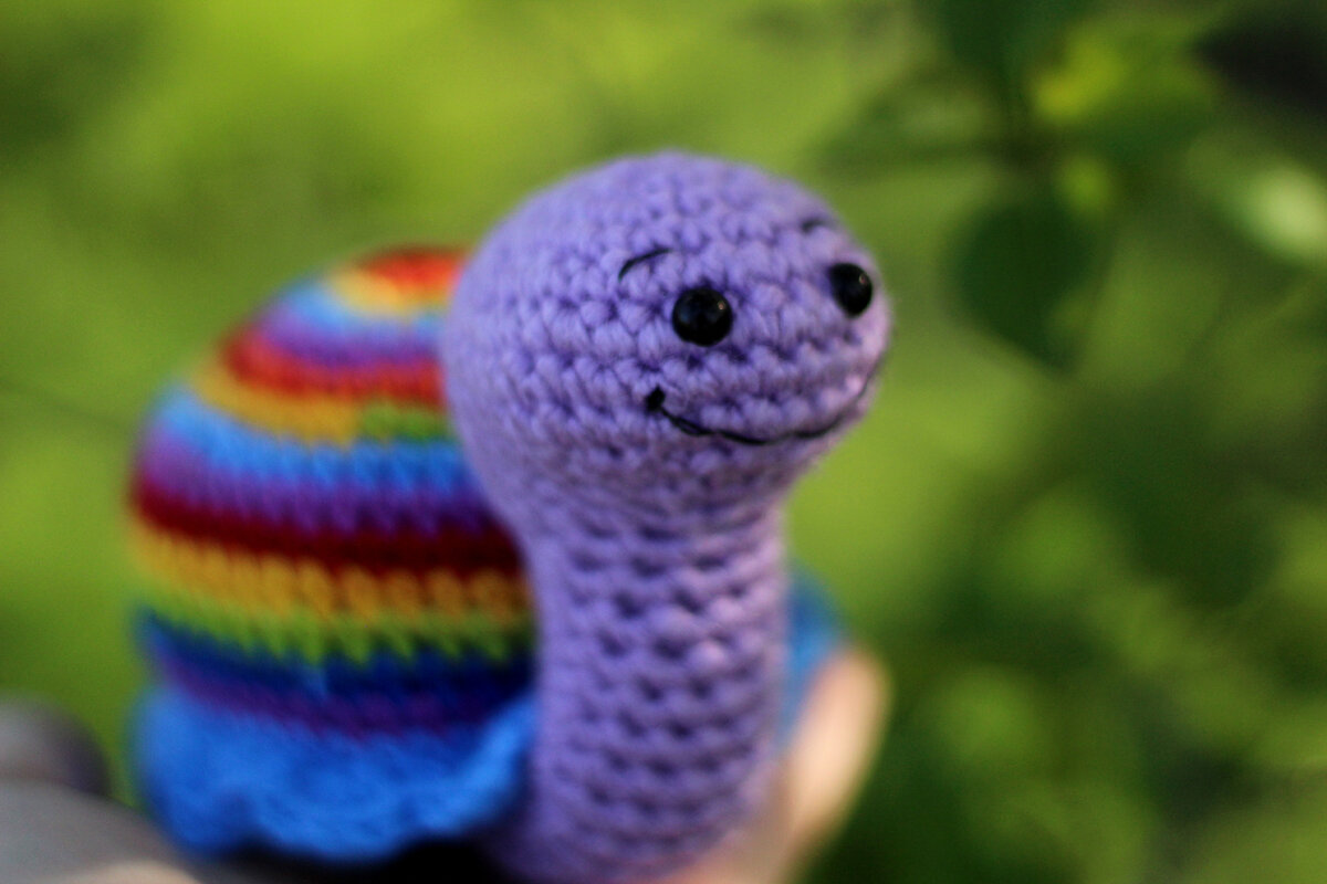 Вязаная улитка-амигуруми, ручная работа