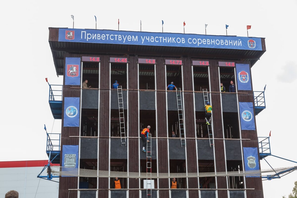 Учебная башня – сооружение, предназначенное для повышения навыков работы личного состава подразделений пожарной охраны и психологической подготовки к действиям по тушению пожаров, входящее в состав учебно-тренировочного комплекса.