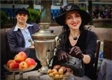 Фото- Виктор Велин "У самовара я и моя Маша".