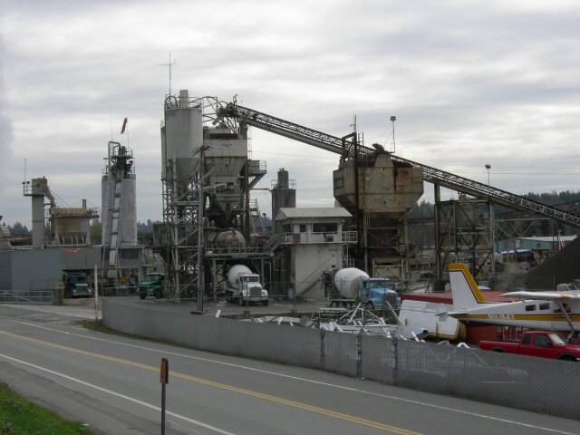    Цементный завод (cc) Joe Mabel