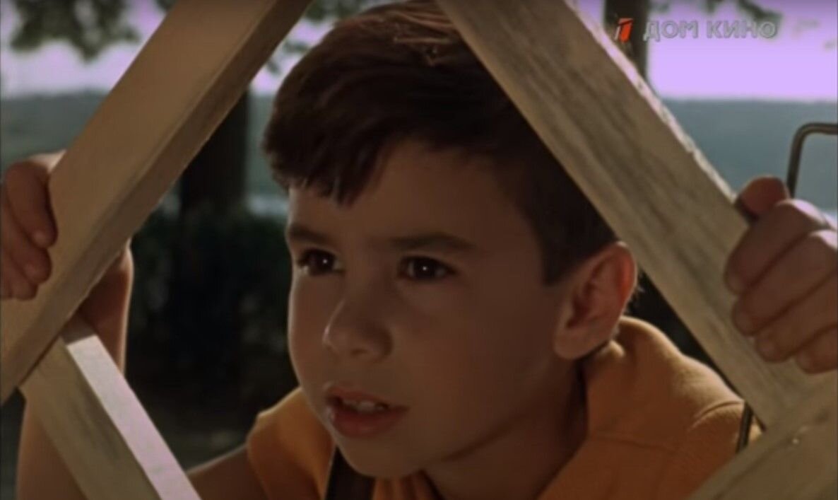        кадр из фильма «Человек идет за солнцем»