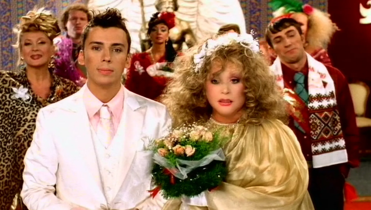 за двумя зайцами мюзикл хорошее качество. за двумя зайцами спектакль. за двумя зайцами мюзикл пугачева галкин. за двумя зайцами спектакль тамбов. за двумя зайцами фильм с пугачевой.