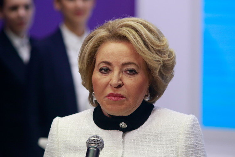    Валентина Матвиенко поручила изучить ситуацию с необоснованным использованием большого количества иностранных слов и рассмотреть возможные пути законодательного решения этого вопроса