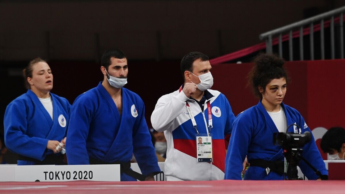    Российские спортсмены перед началом поединков в командном первенстве по дзюдо на летних Олимпийских играх в Токио© РИА Новости / Григорий Сысоев