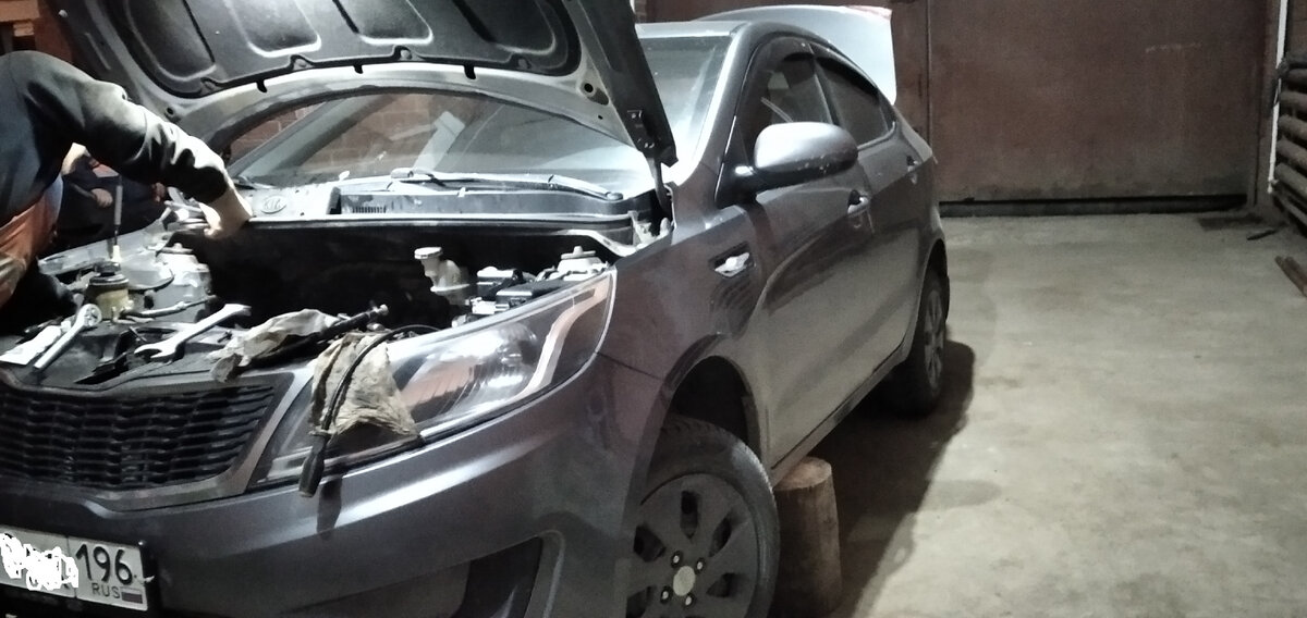 Kia Rio во время ремонта