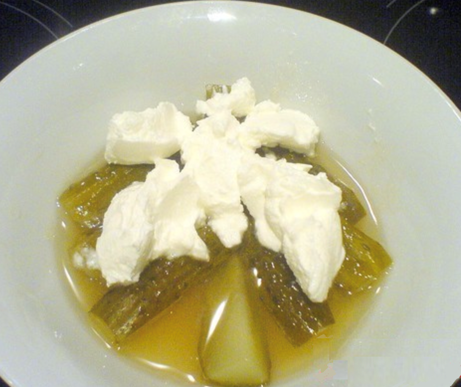 салат из соленых огурцов со сметаной. салат огурцы со сметаной. соус тар-тар чесночный. соус сметанный с зеленью. соленые огурцы со сметаной.