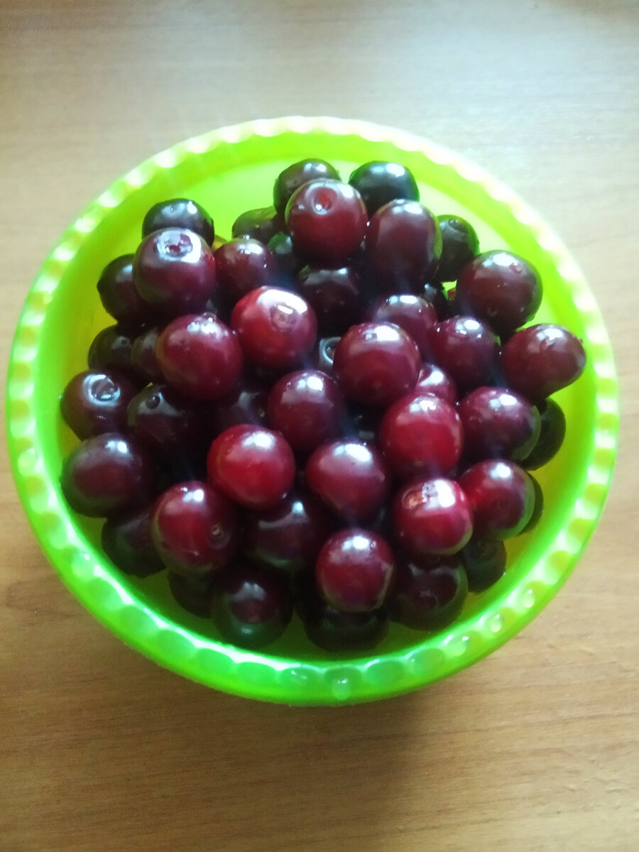 Как же я люблю лето именно за такую вкуснятину🍒