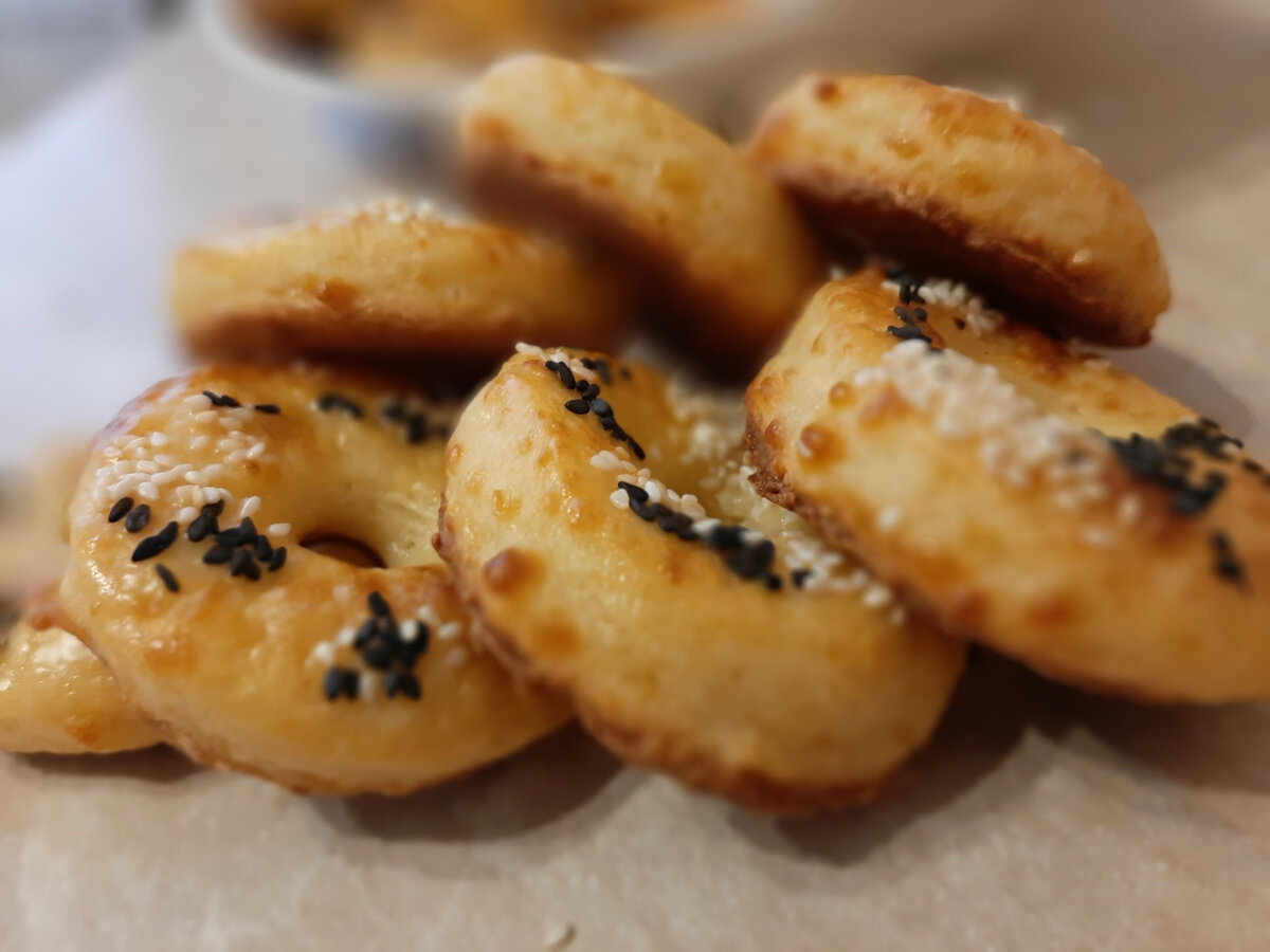 Творожно сырные бублики