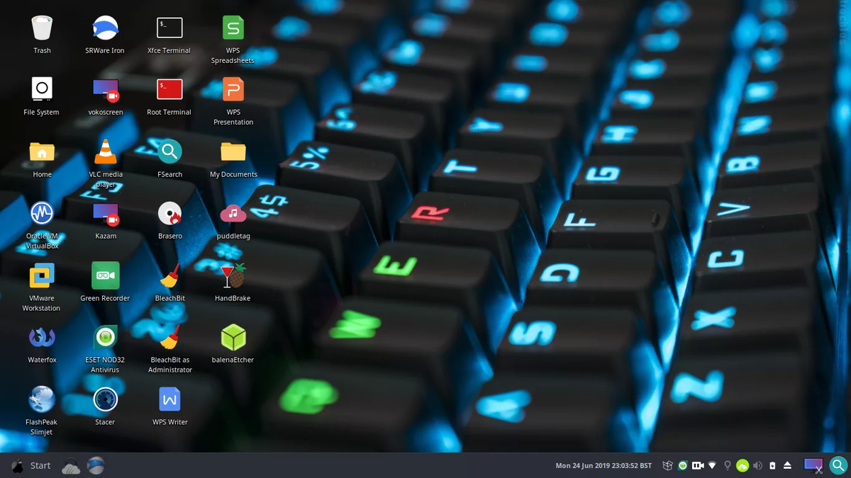 Linux геймерская. Linux 5. Линукс 5.10. MX Linux обои на рабочий стол.