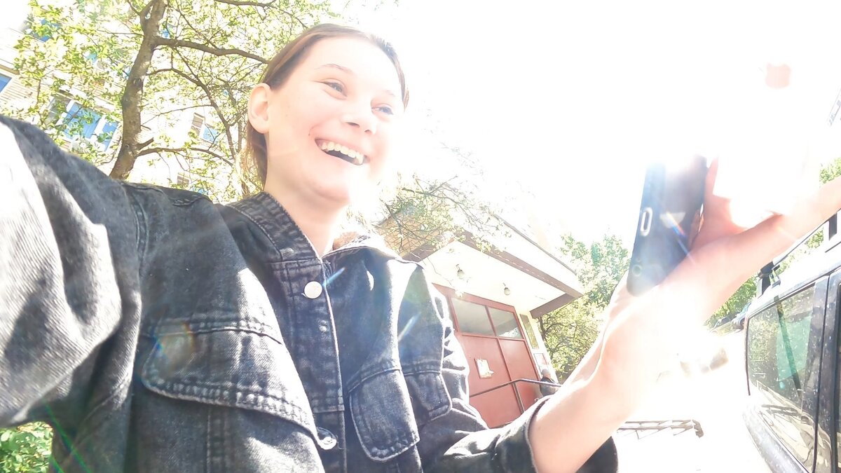 Человеку для счастья нужен Айфон)) 