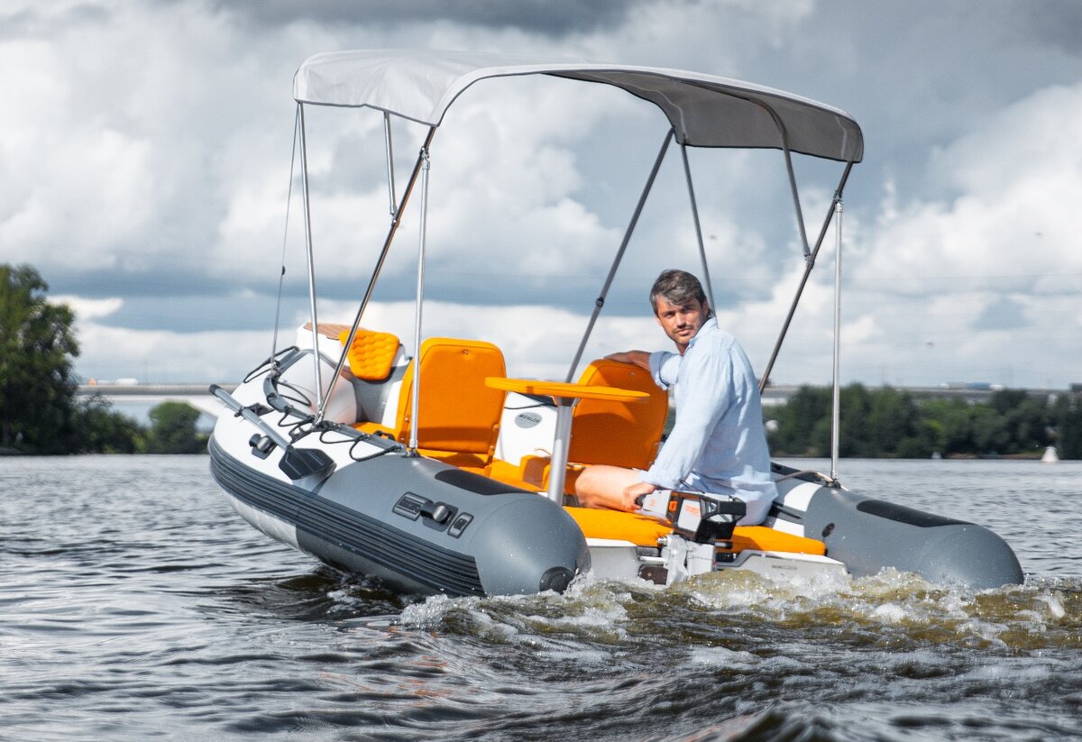 Доработанная командой А1 лодка была торжественно вручена заказчику.