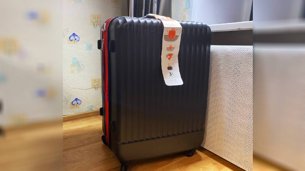 Купила чемодан в Ашане по привлекательной цене. Муж недоволен, утверждает, что развалится при первой поездке3