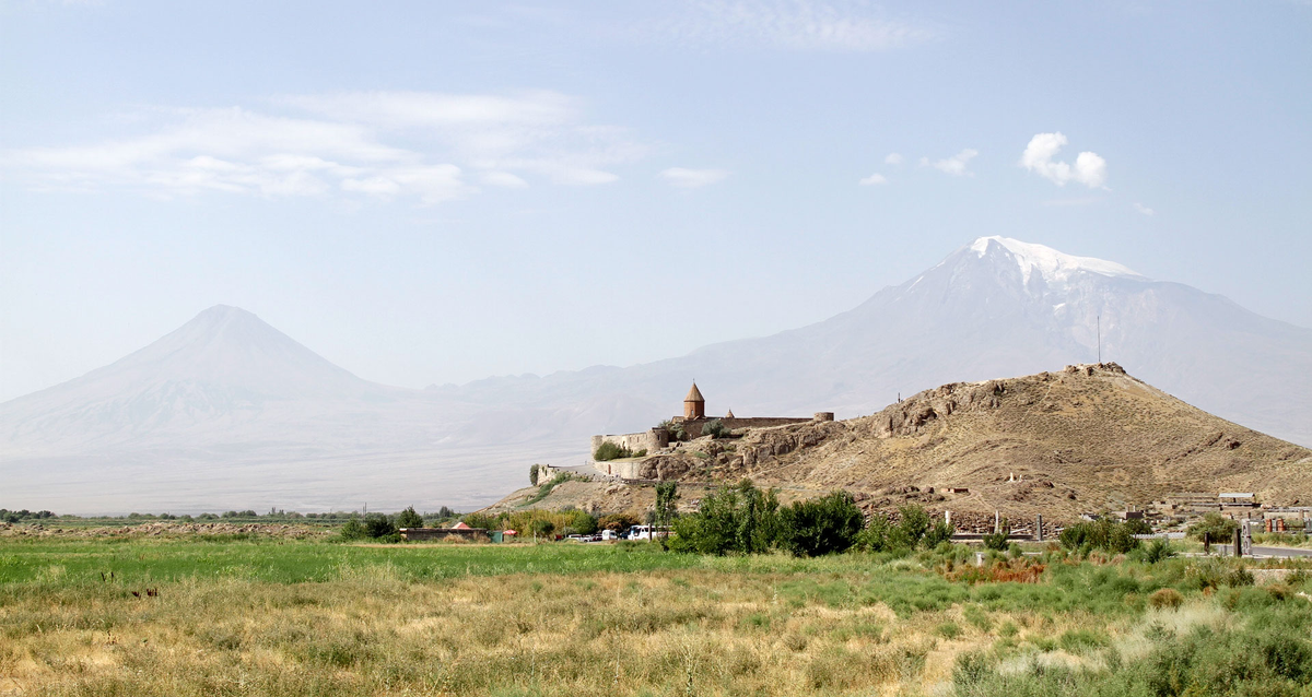 Монастырь Хор-Вирап. Гора Арарат. Фото из архива Олеси Скоробогатовой