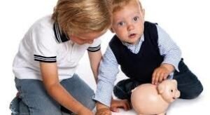 Если между родителями заключено соглашение в письменном виде, назвать конкретный размер алиментов здесь не возможно.