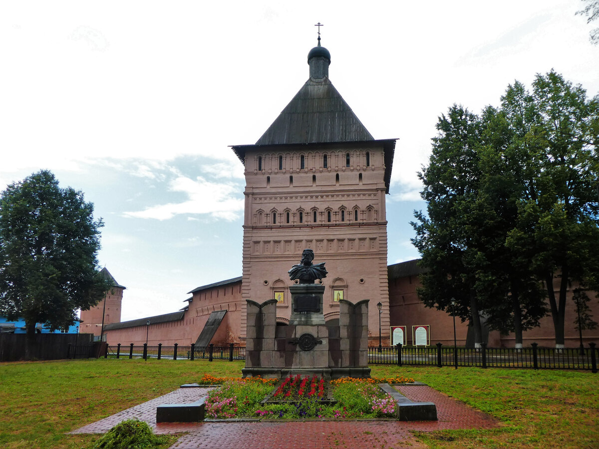 Суздаль. Сквер Д.М. Пожарского