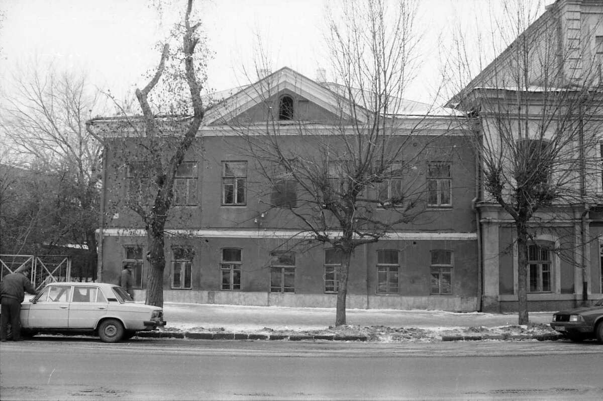 Ремесленные управы. Здание вятской ремесленной управы. Здания военной коллегии верховного суда ссср. Расстрельный дом на никольской 23. Ярославль дом ремесленной управы.