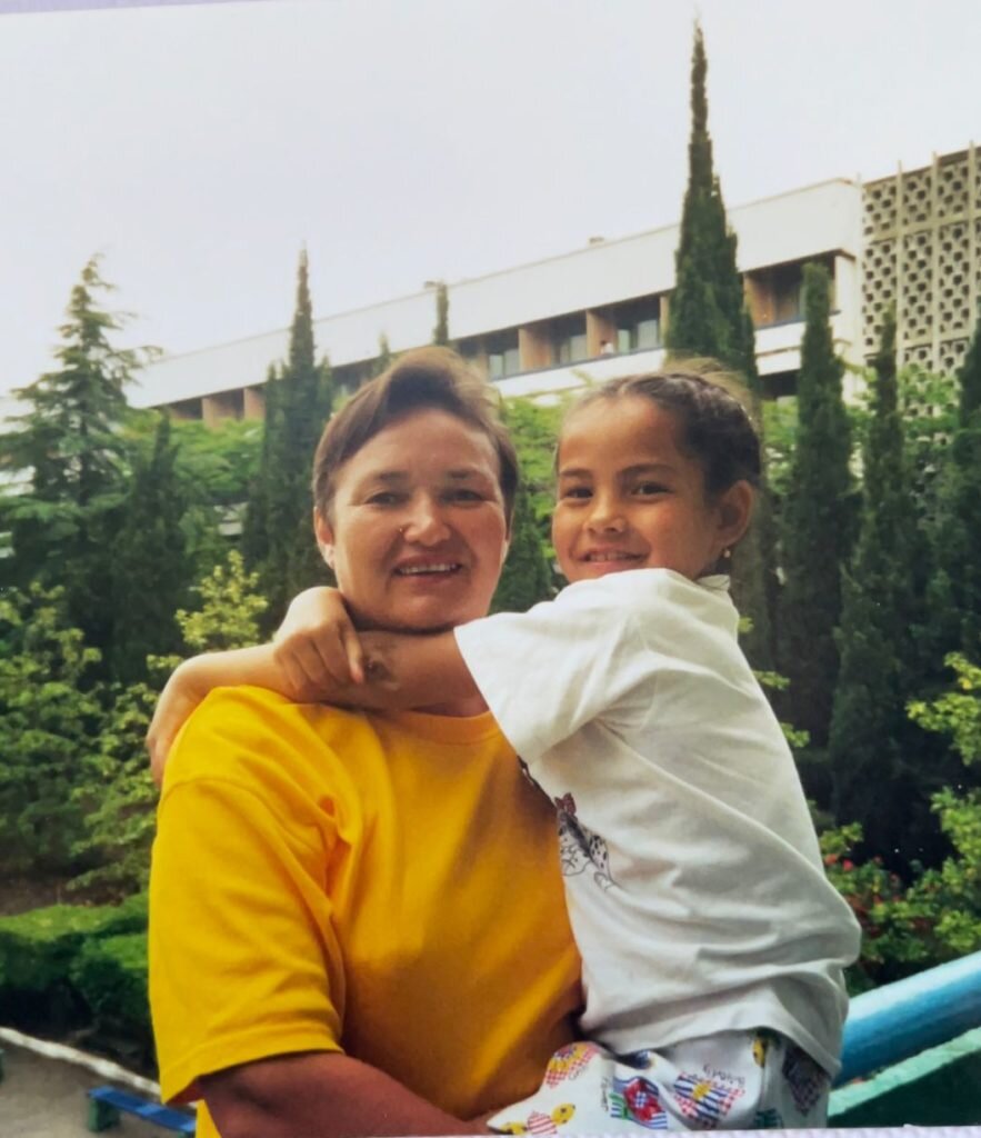 «Мама любит меня просто так, без условий», — говорит Марина.