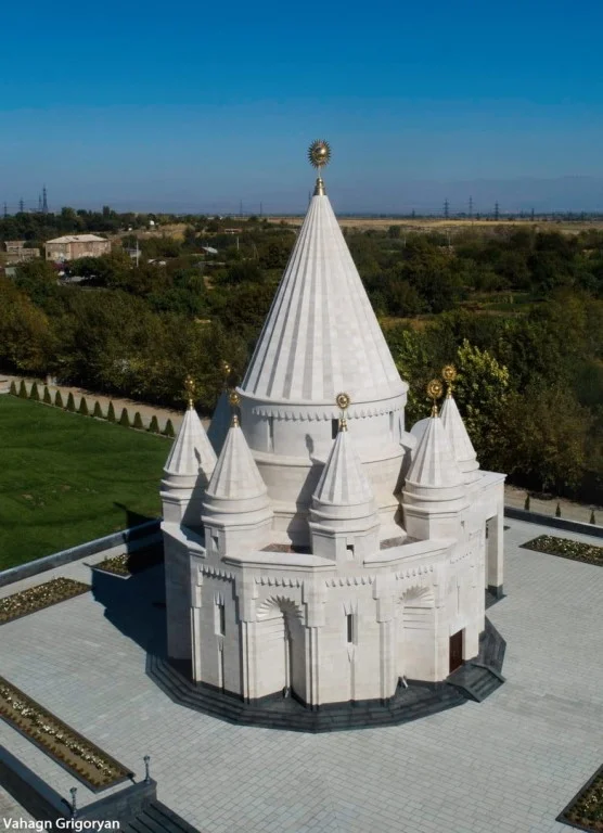 Храм езидов в Армении. Храм лалеш в Армении. Езидский храм лалеш. Лалеш святыня езидов в Армении.