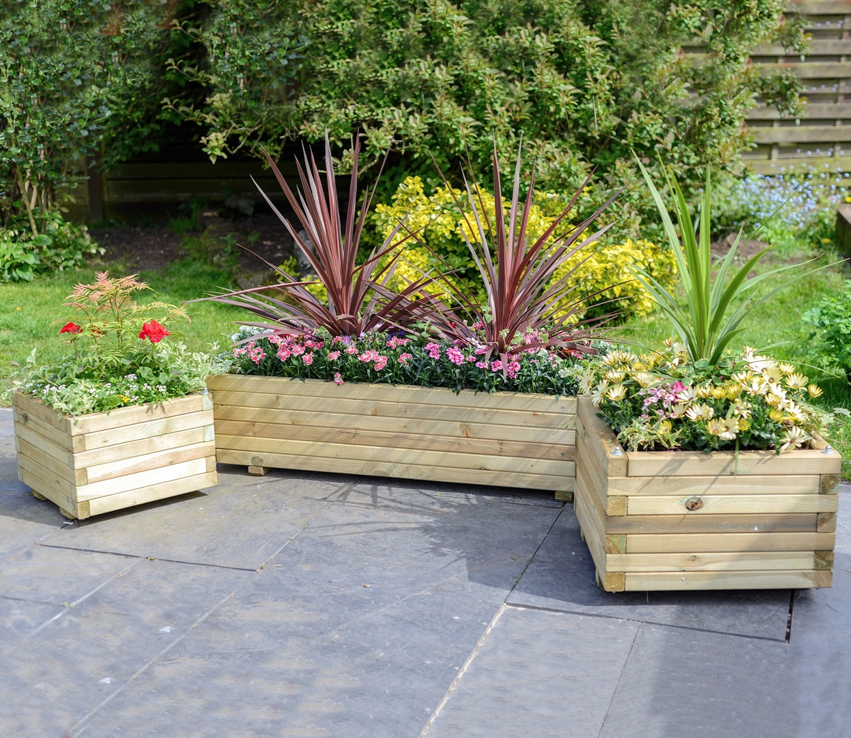 Клумба в контейнере