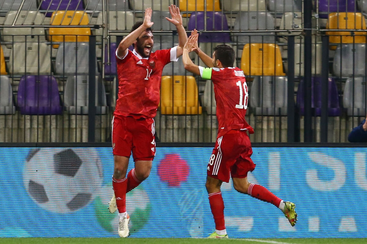 Георгий Джикия забивает победный мяч // Borut Zivulovic, Reuters