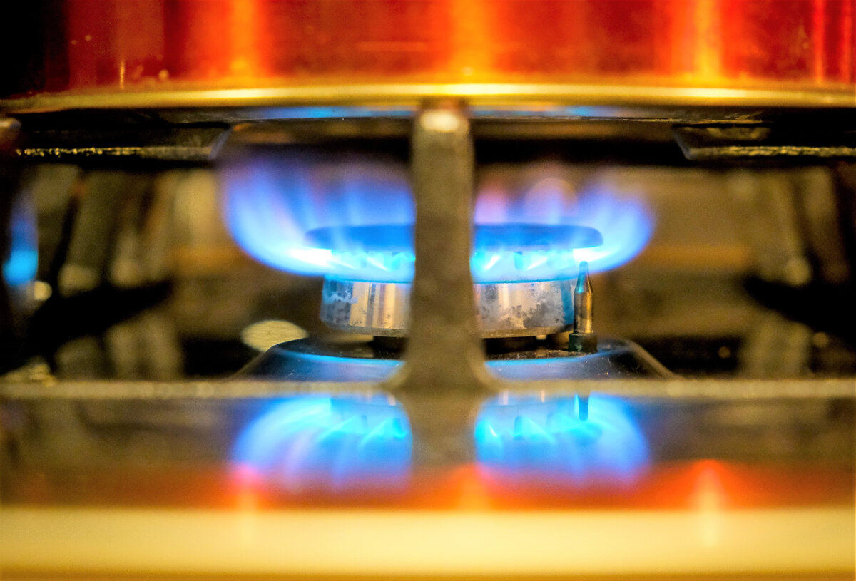 Газ - это всегда удобно. И тепло в доме. А ещё зачастую и красиво).