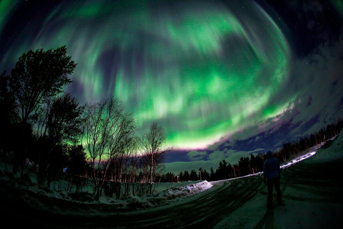 Видит природа. Северное сияние из космоса фото. Планетарий необыкновенные небесные явления. Зима в России ночью. Северное сияние в Нижегородской области в 2016 году победители.