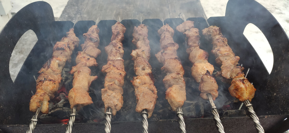 Жарим крутой новогодний шашлык в 4К