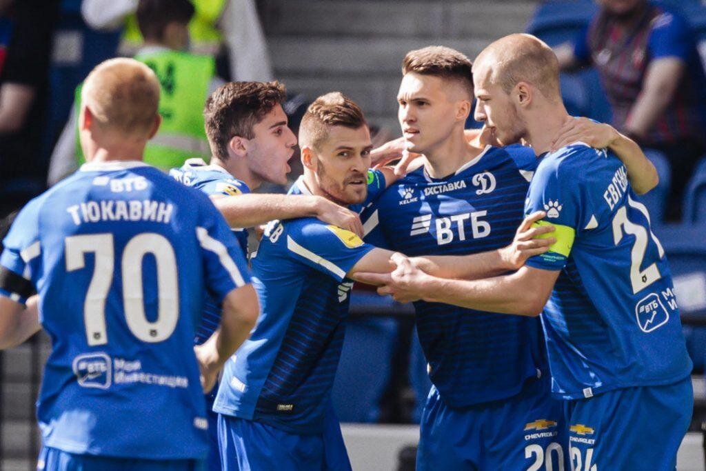 Вот хотел разместить здесь фото Шварца или Смолова, но уж больно мне нравится игра Тюкавина! Фото из общедоступных источников и принадлежит тем, кому принадлежит. 