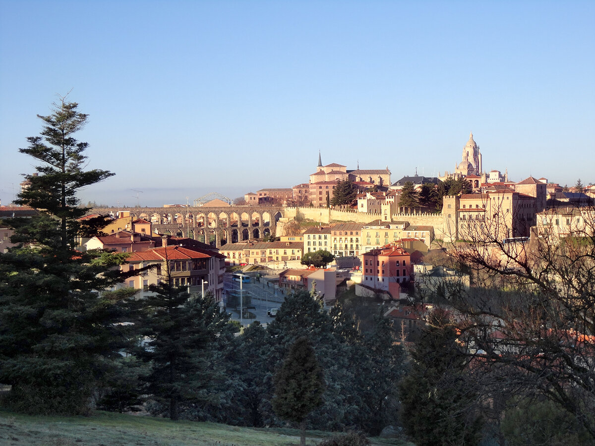 Вид на старый город Сеговии, Испания