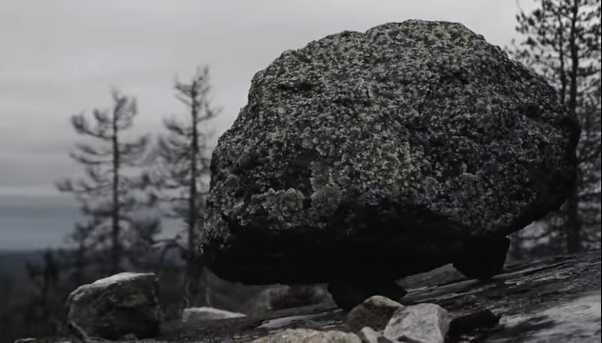 каменные глыбы причудливой формы