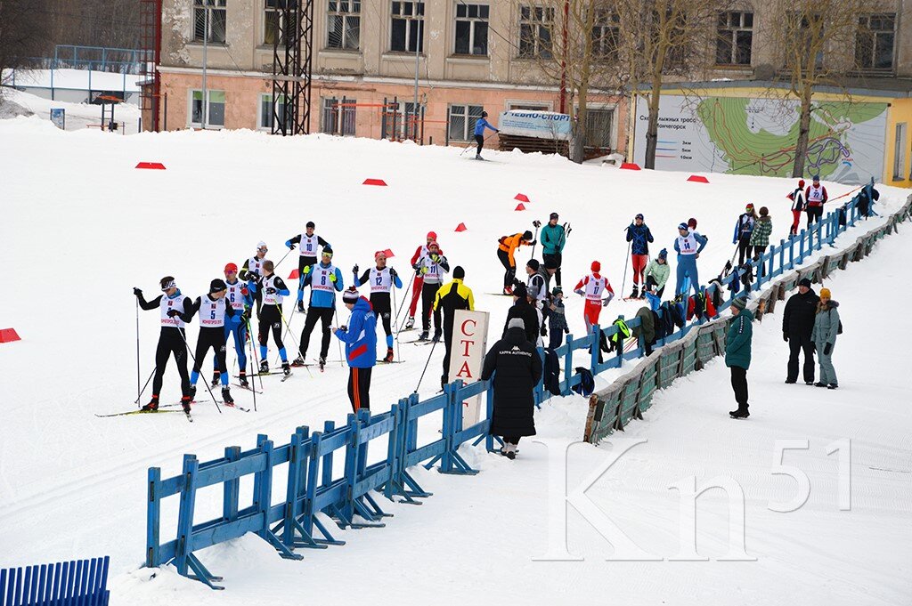 Мурманский марафон 2022 праздник севера. Праздник севера в Мурманске лыжные гонки. Лыжные гонки детский марафон праздник севера. Праздник севера Мурманск.