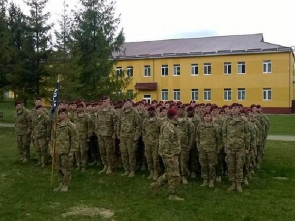 На Яворовском полигоне, солдаты - военные ВСУ. фото: картинки  яндекса.