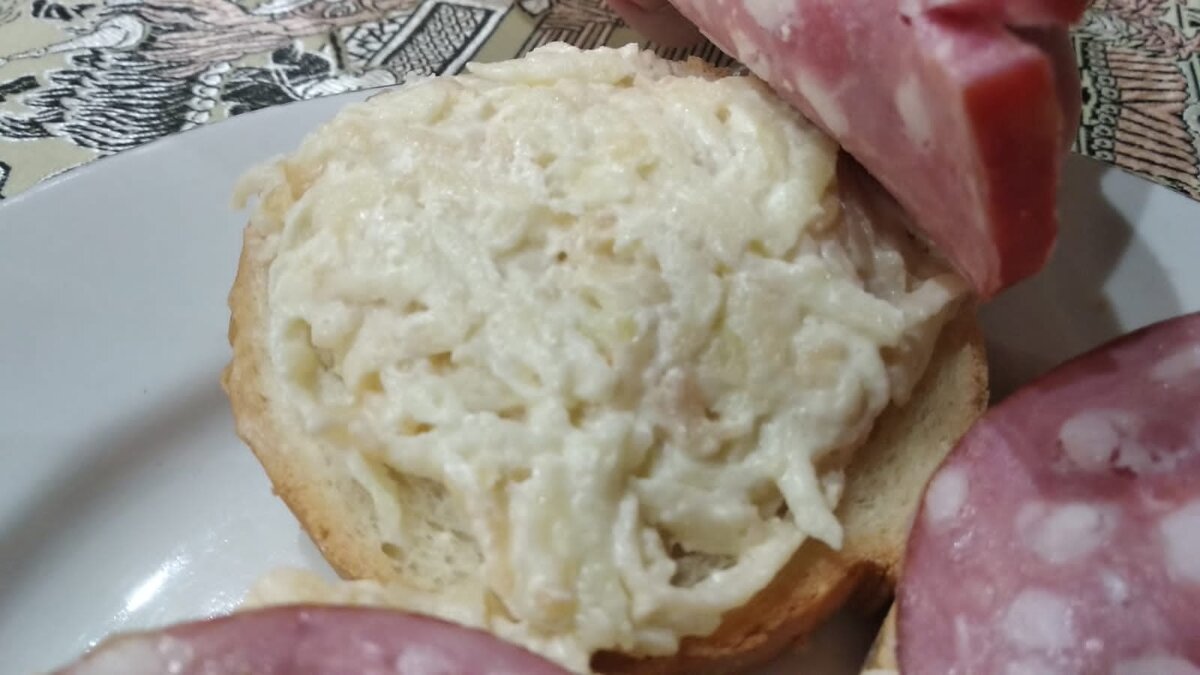 Процесс сборки бутерброда