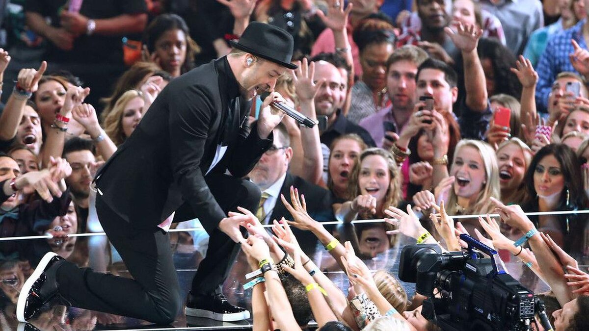 25 августа 2016. Джастин Тимберлейк в 2013. Justin Timberlake концерт. Justin 2004 на концерте Тимберлейк. Timberlake VMA 2009.