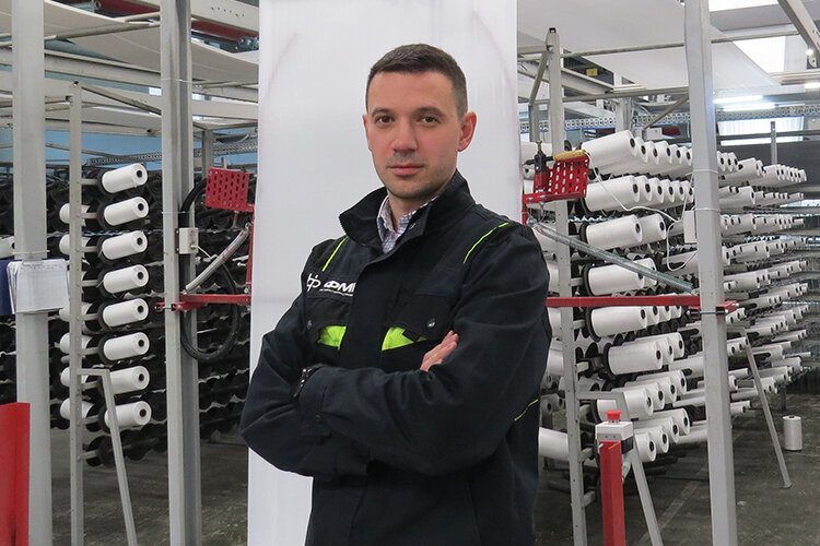 Данил Хамитов: «Всего за неполный год сделали 420 тысяч изделий: это и биг-бэги, и сахарные мешки, и пленка, и вкладыши». Фото: Евгения Иванова