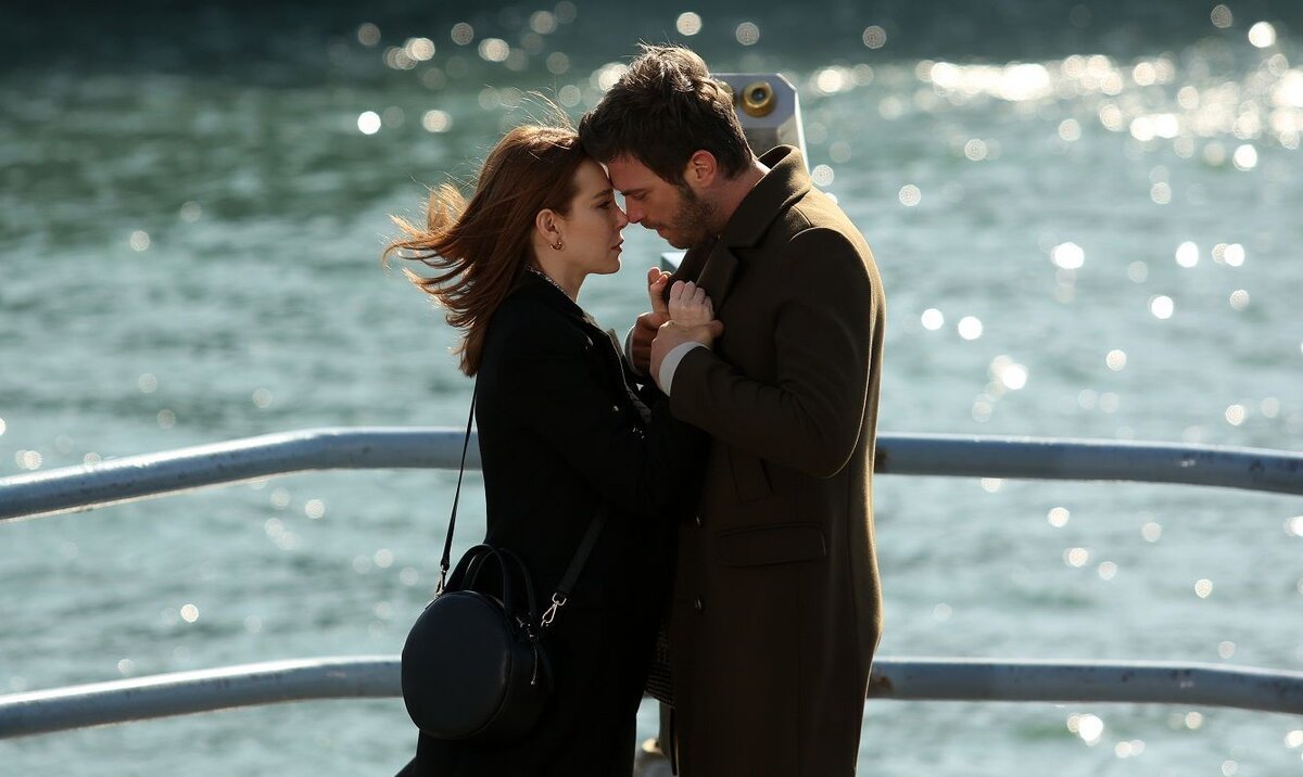 Столкновение на турецком языке. Столкновение турецкий сериал эльчин сангу. Сериал столкновение турция. Столкновение алперен дуймаз турецкий сериал. Столкновение турецкий сериал.