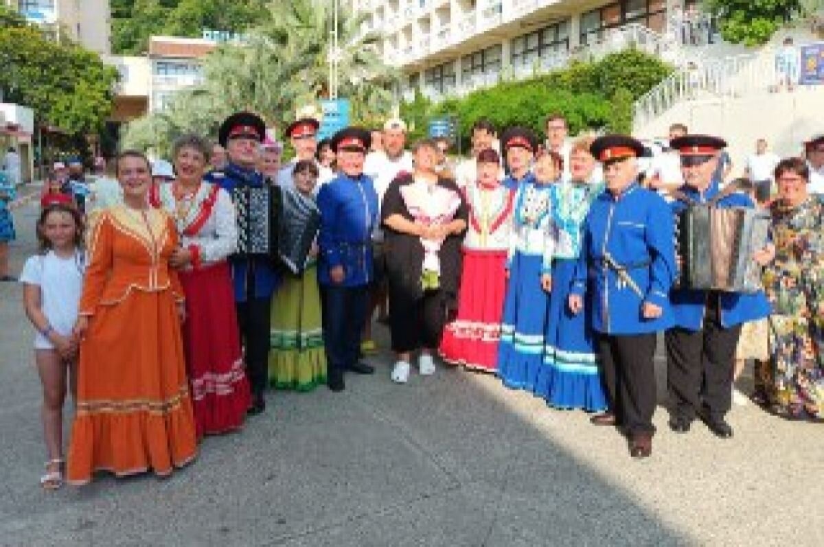    В Сочи казачий ансамбль подарил песню программе «Играй, гармонь!»