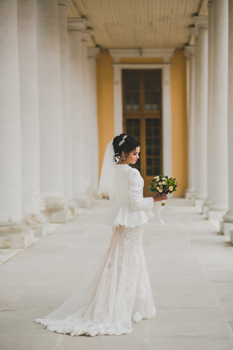 Прекрасная невеста Анастасия в Усадьбе Архагельское