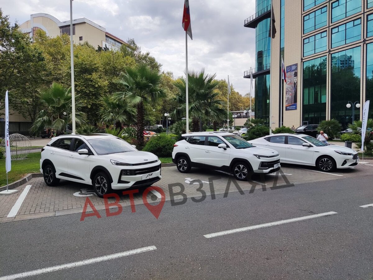    В России представили три новинки от JAC: спецификации и цены Фото: АвтоВзгляд