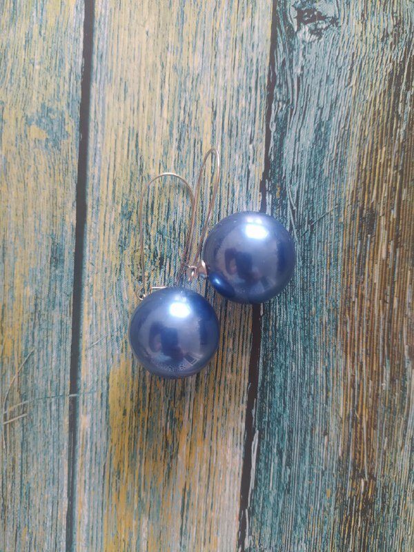 ♥ Магазинчик на м.Беларусской. Там трендовые серьги по цене 50-200 рублей ♥