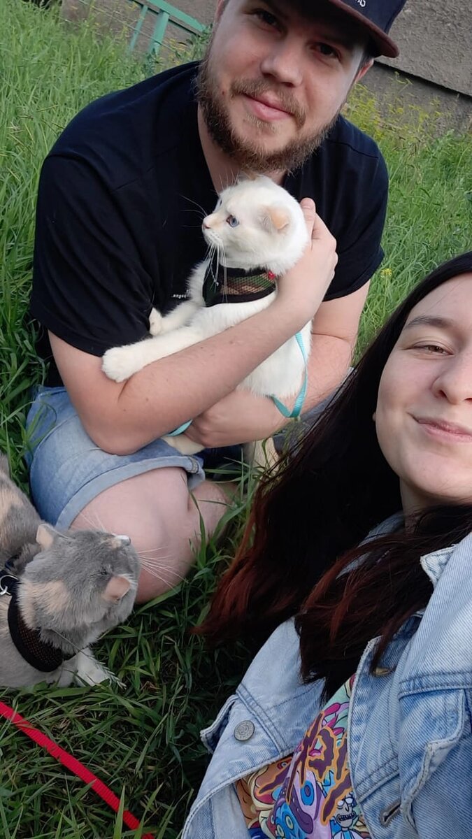 Никита, Рита и их хвостатые два счастья Снежка и Осень