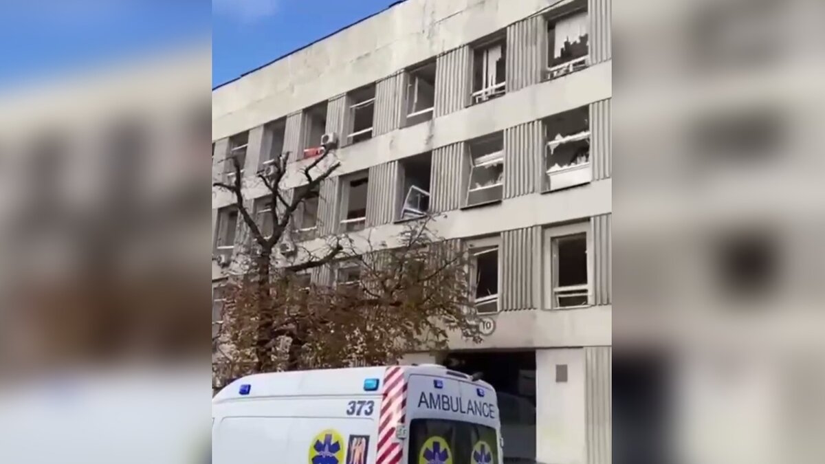     После диверсии на Крымском мосту все ожидали, что же за этим последует. В понедельник, начались массовые удары по инфраструктурным объектам Украины, сообщил RostovGazeta политолог Евгений Михайлов.