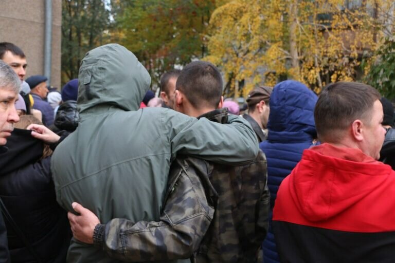    В Орске 47 мужчин проводили на боевое слаживание в региональный сборный пункт Кристина Просвиркина