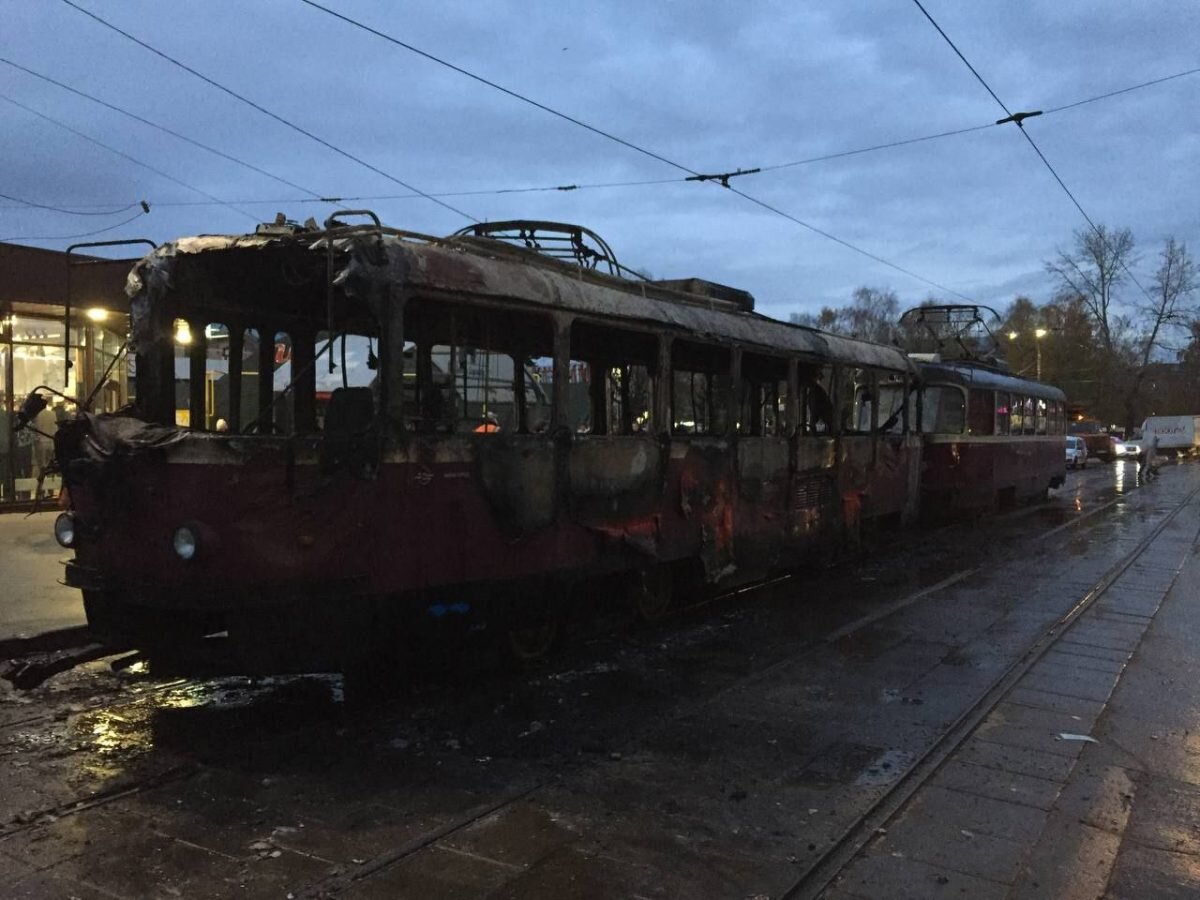 Трамвай сгорел в центре Сормова в Нижнем Новгороде | Нижегородская правда |  Дзен