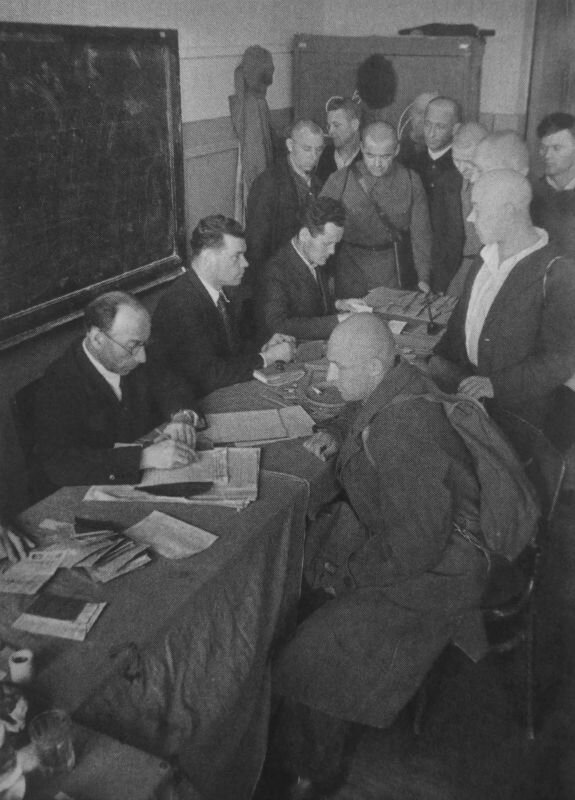 Мобилизация в годы Великой Отечественной войны. Фото из свободного доступа сети интернет.