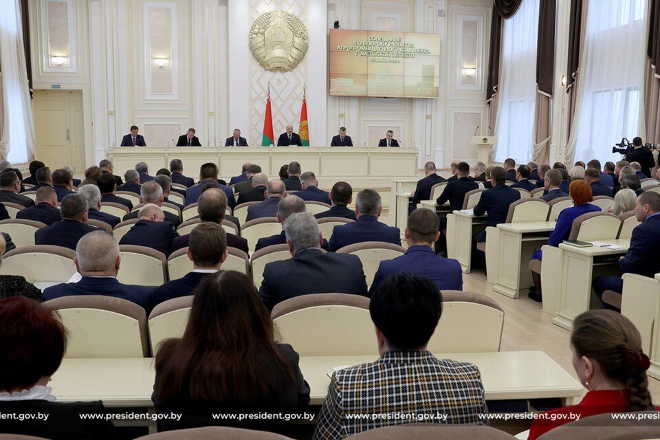     Лукашенко проводит совещание в Гомеле. Фото: пресс-служба президента