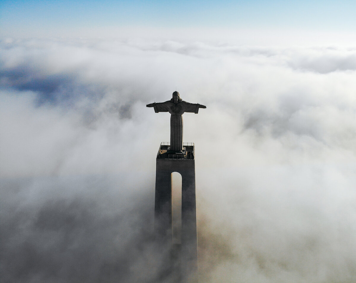 Христианство - это путь жизни вместе с Богом | За фото спасибо Motoki Tonn on Unsplash