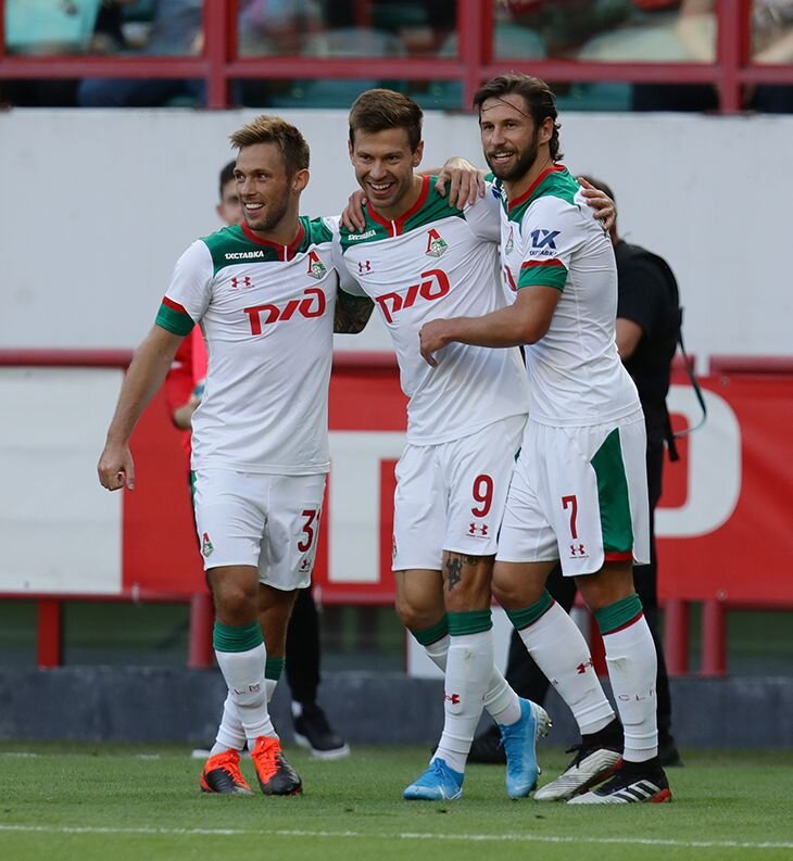 Возраст не щадит никого... А пойти на снижение з/п в РПЛ - себя не уважать